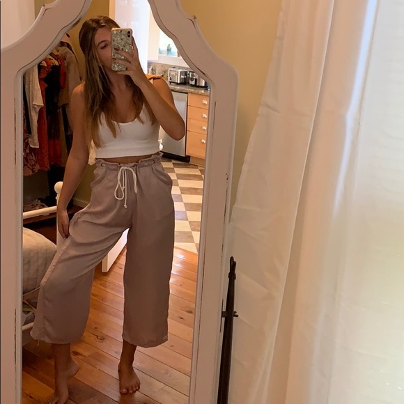 high waisted flowy pants - Picture 1 of 6